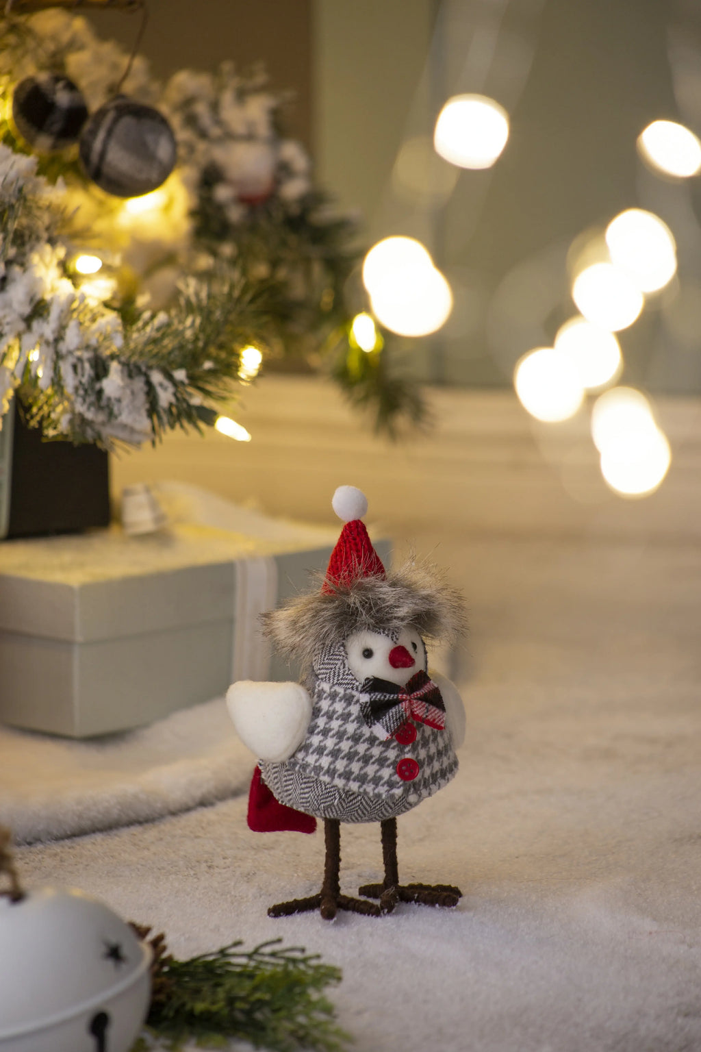 Holiday Decor Fabric Birds with Plaid Bow and Red Hat, 2 Pack