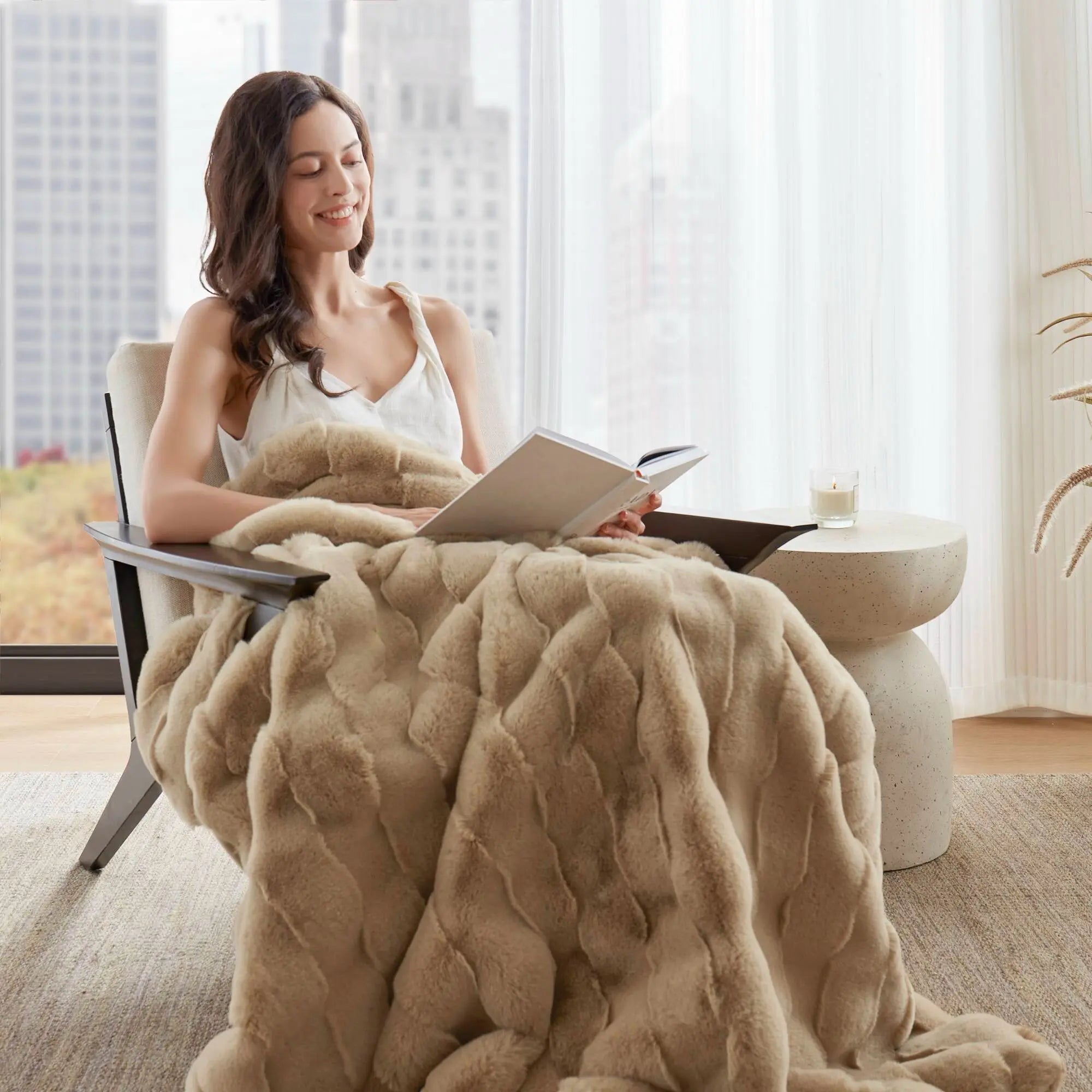 Vivienne Faux Fur Throw