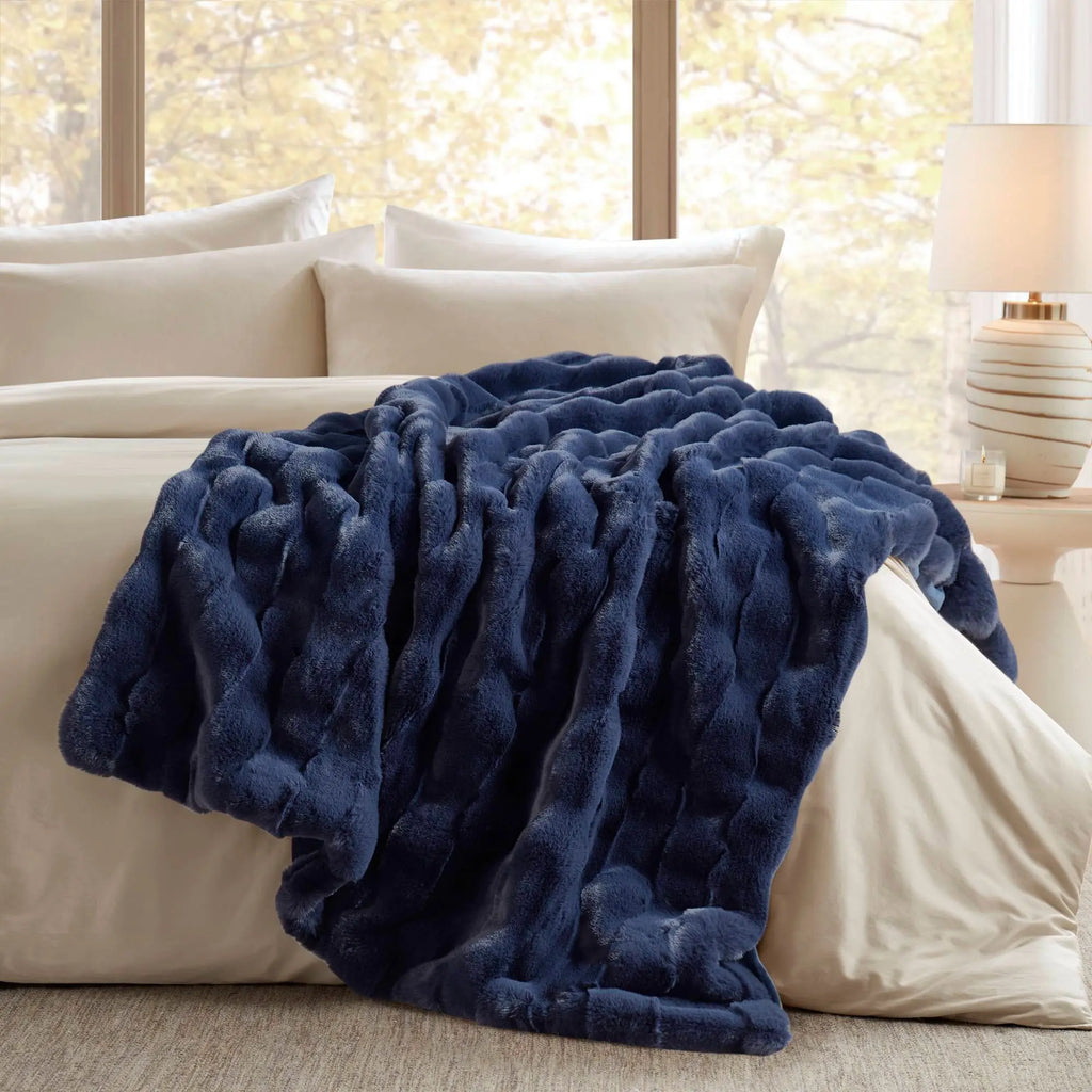 Vivienne Faux Fur Throw