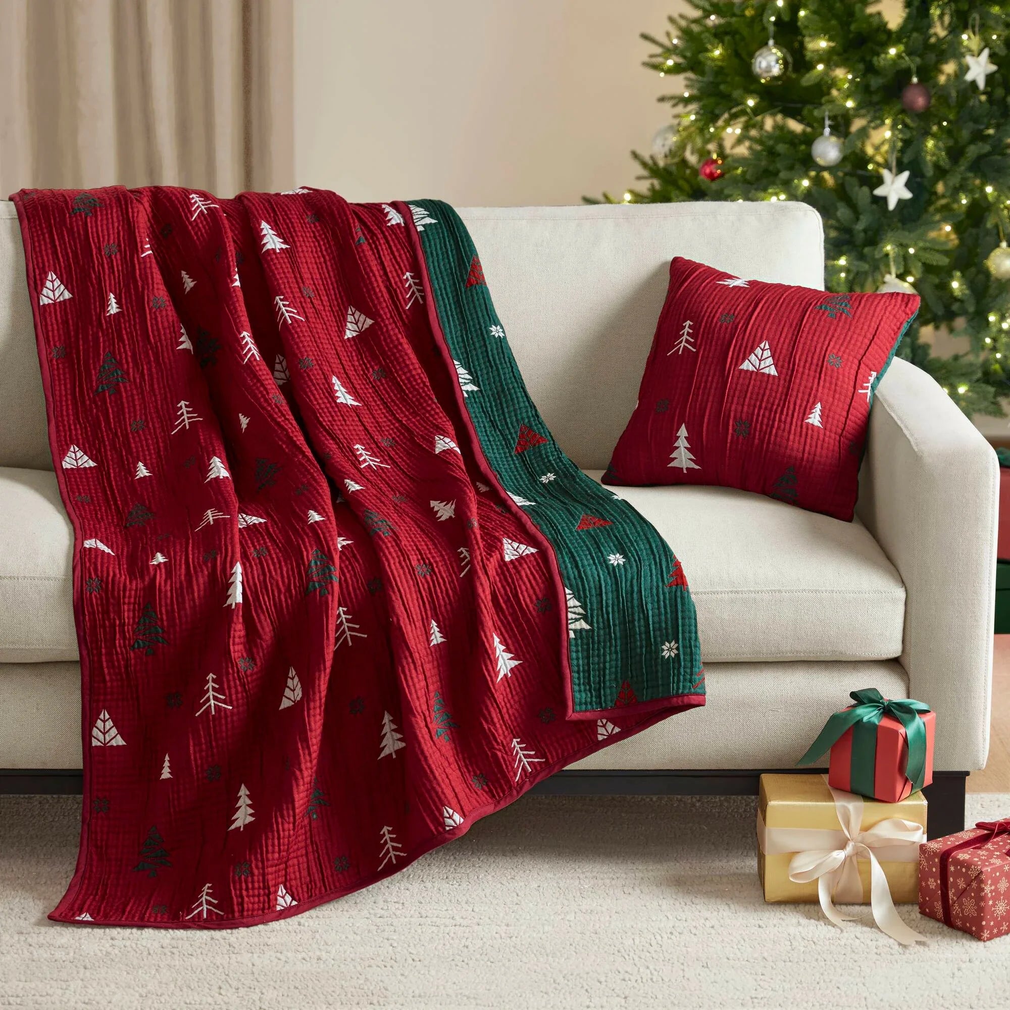 Winter Red Throw Set-Cozy and Soft Blanket for Christmas