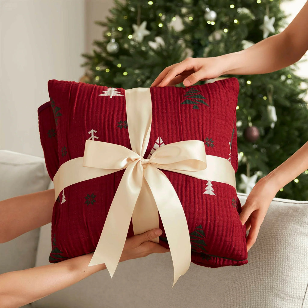 Winter Red Throw Set-Cozy and Soft Blanket for Christmas