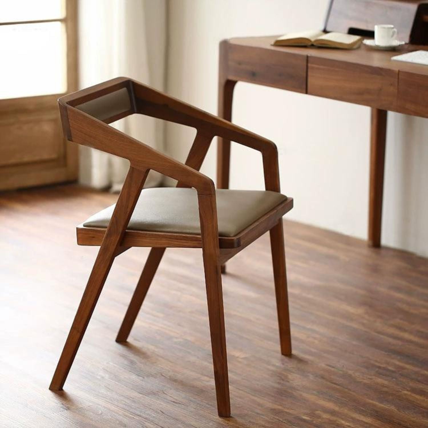Kimaya Chair